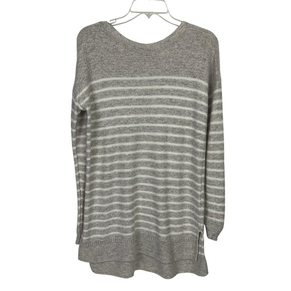 Old Navy Women’s Pullover Sweaters Sz XS Lot/2 Multi Colors Long Sleeve Flaws - Picture 2 of 14